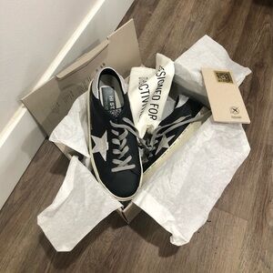 Authentic Golden Goose Hi Star sneaker, size 38